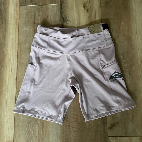 Lululemon SenseKnit Running HR Short 10. Brooks Method 8. Nike Epic Luxe. - Picture 2 of 11